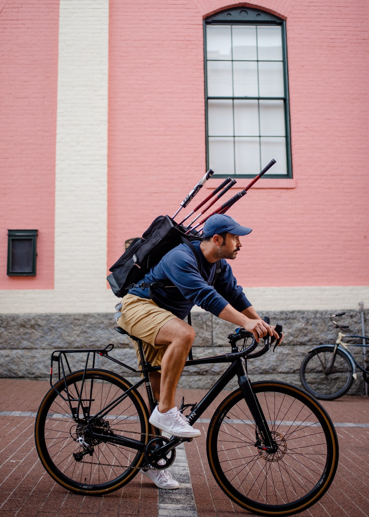 lowercase golf bag